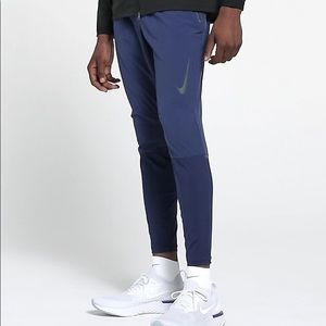 Nike Swift Pants Size Large